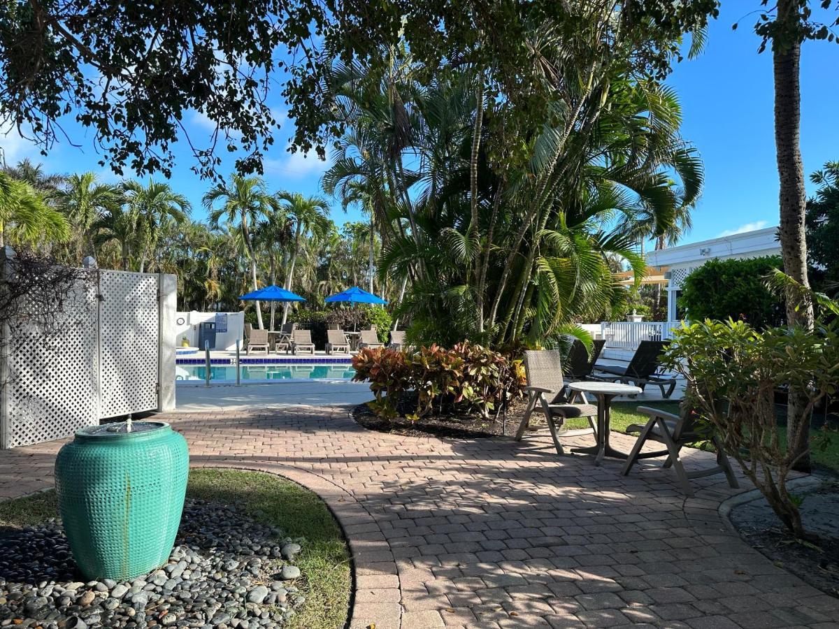 Olde Marco Inn Marco Island Extérieur photo