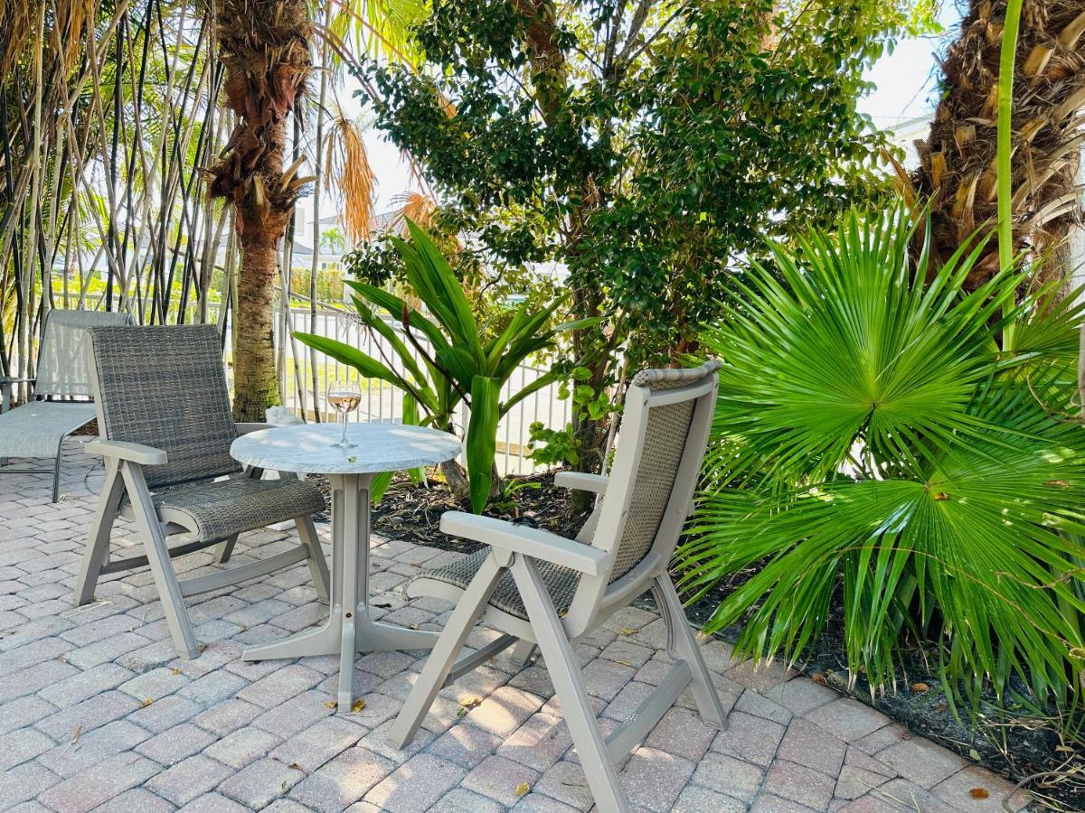 Olde Marco Inn Marco Island Extérieur photo
